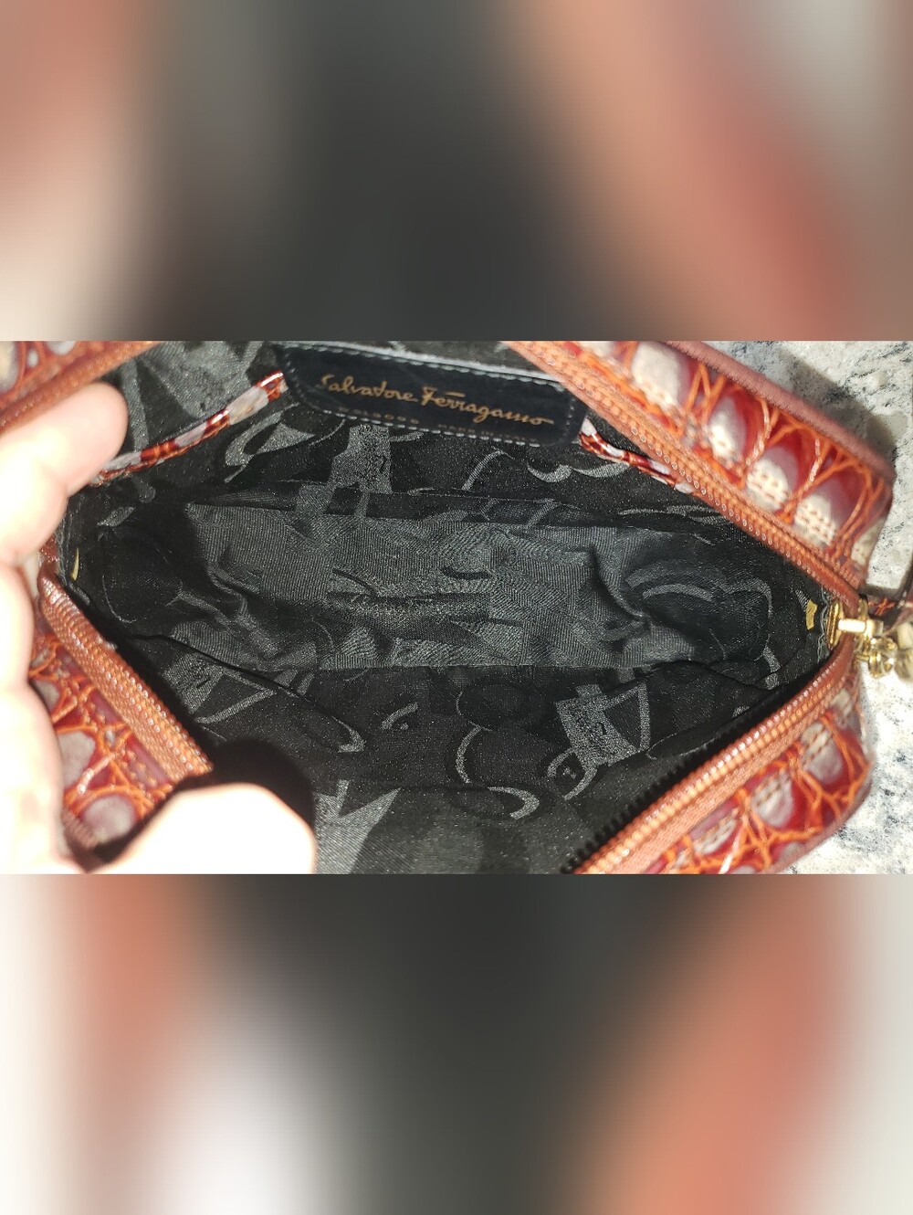Salvatore Ferragamo Vara Croc Embossed Leather Crossbody Bag - Picture 7 of 11